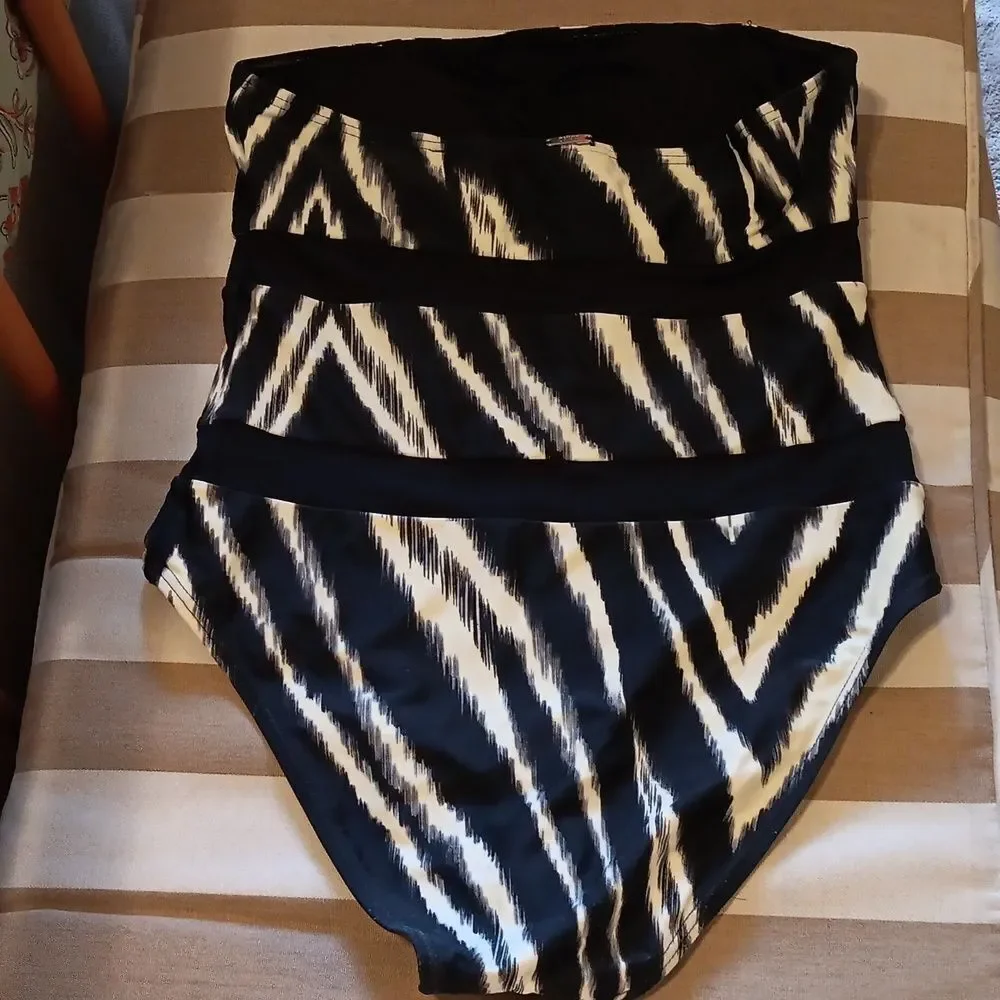 DKNY Black Nylon Spandex One Piece Swimsuit. Strapless. Illusion. - Picture 5 of 12